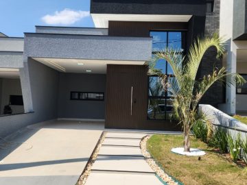 Casa em Condomínio à Venda